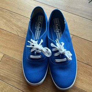 KEDS NWOT BLUE SIZE 7.5